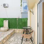 Apartman By The Sea Mastrinka, Ciovo - 22956 *