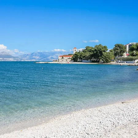 公寓 By The Sea Mastrinka, Ciovo - 22956 特罗吉尔