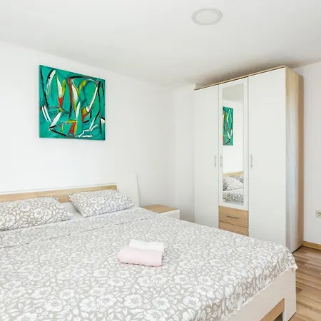 Apartamento By The Sea Mastrinka, Ciovo - 22956 *
